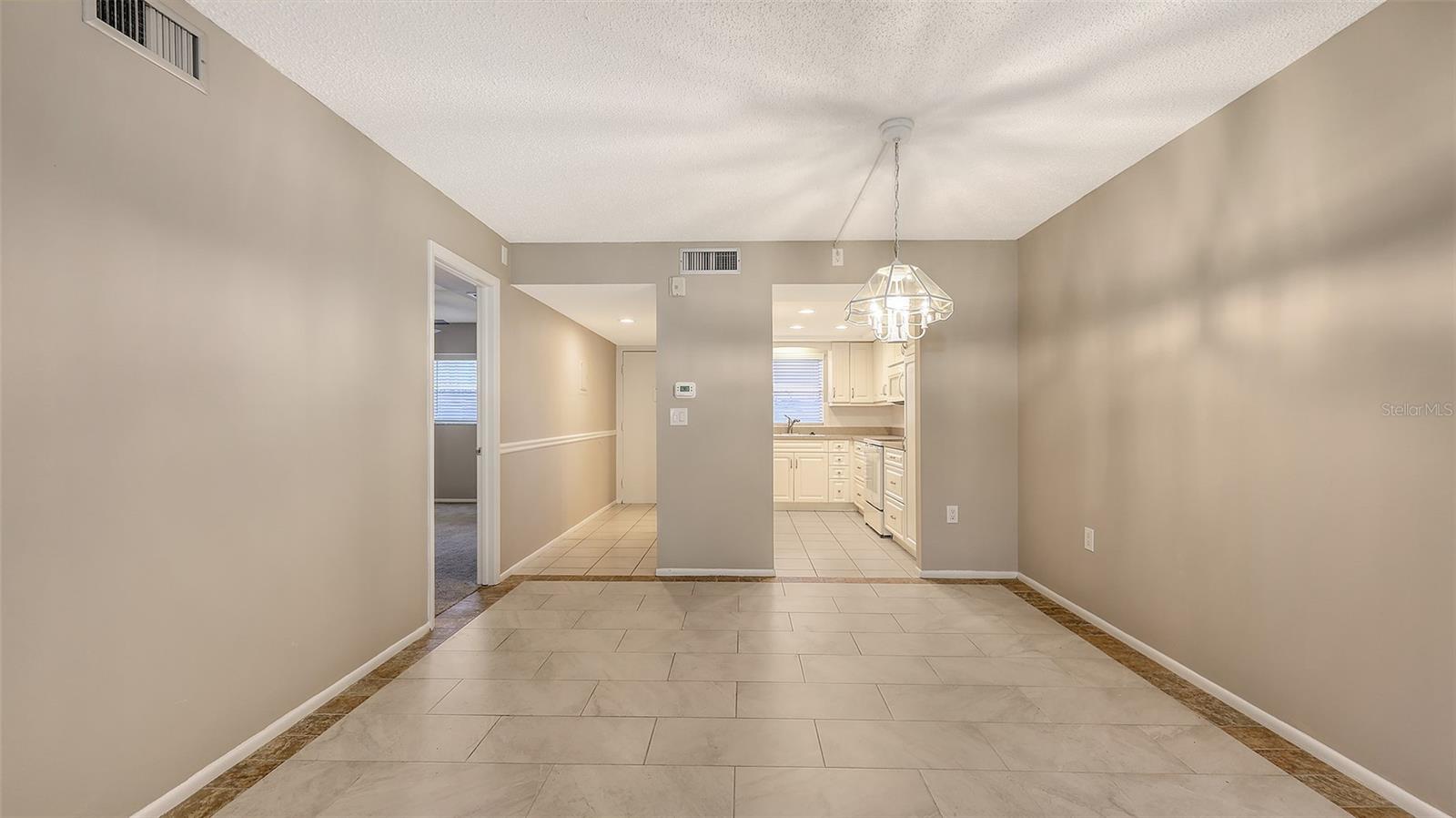 Image 13 of 61 For 2220 Stickney Point Rd  519