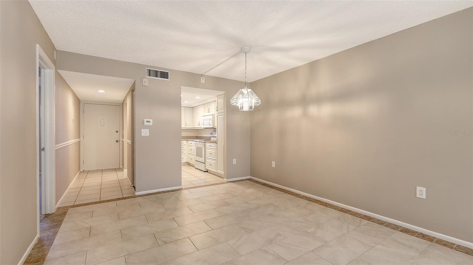 Image 14 of 61 For 2220 Stickney Point Rd  519