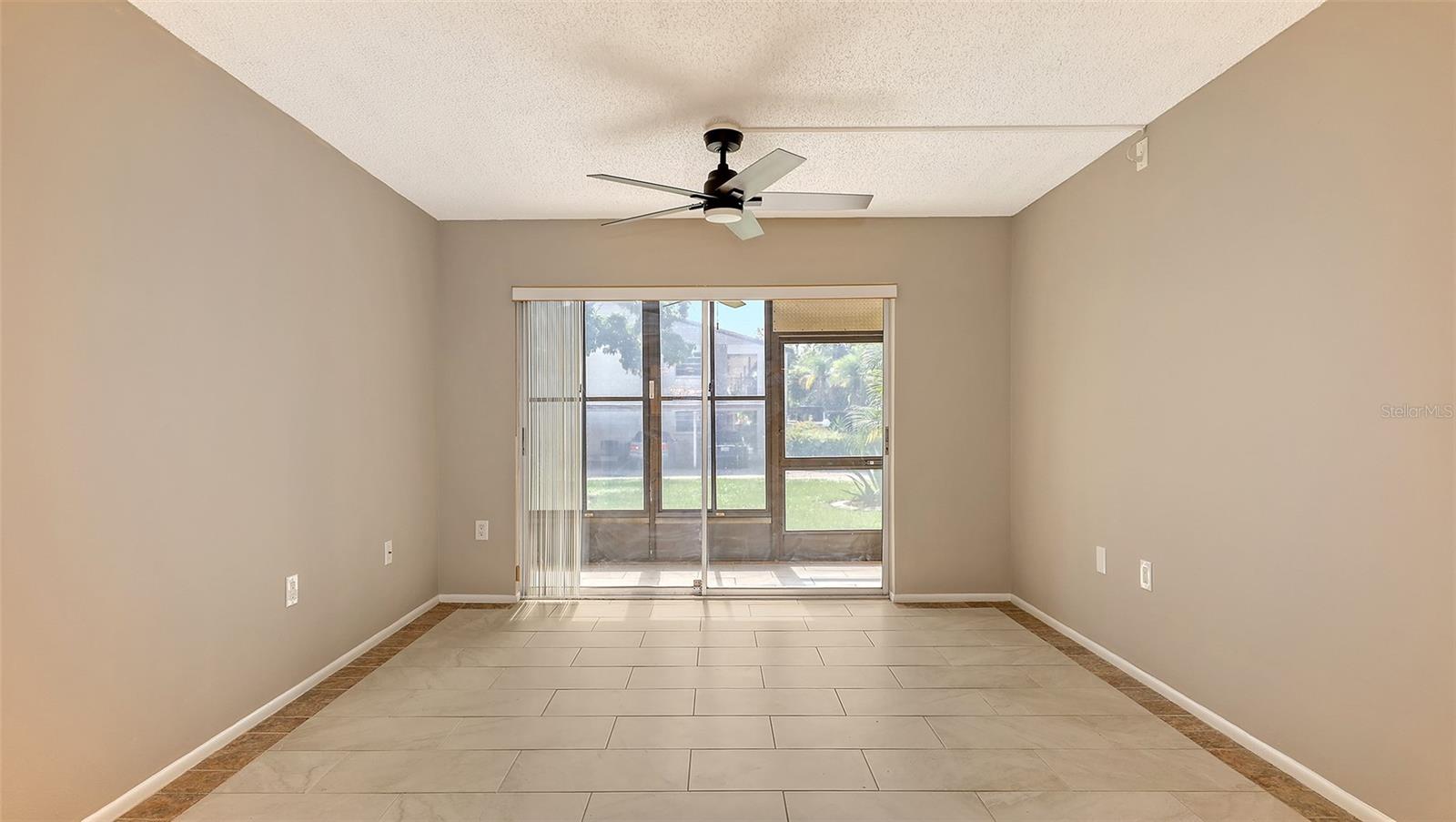 Image 16 of 61 For 2220 Stickney Point Rd  519