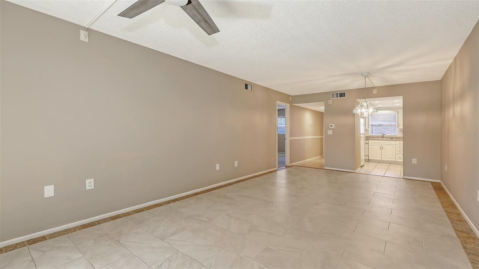 Image 18 of 61 For 2220 Stickney Point Rd  519