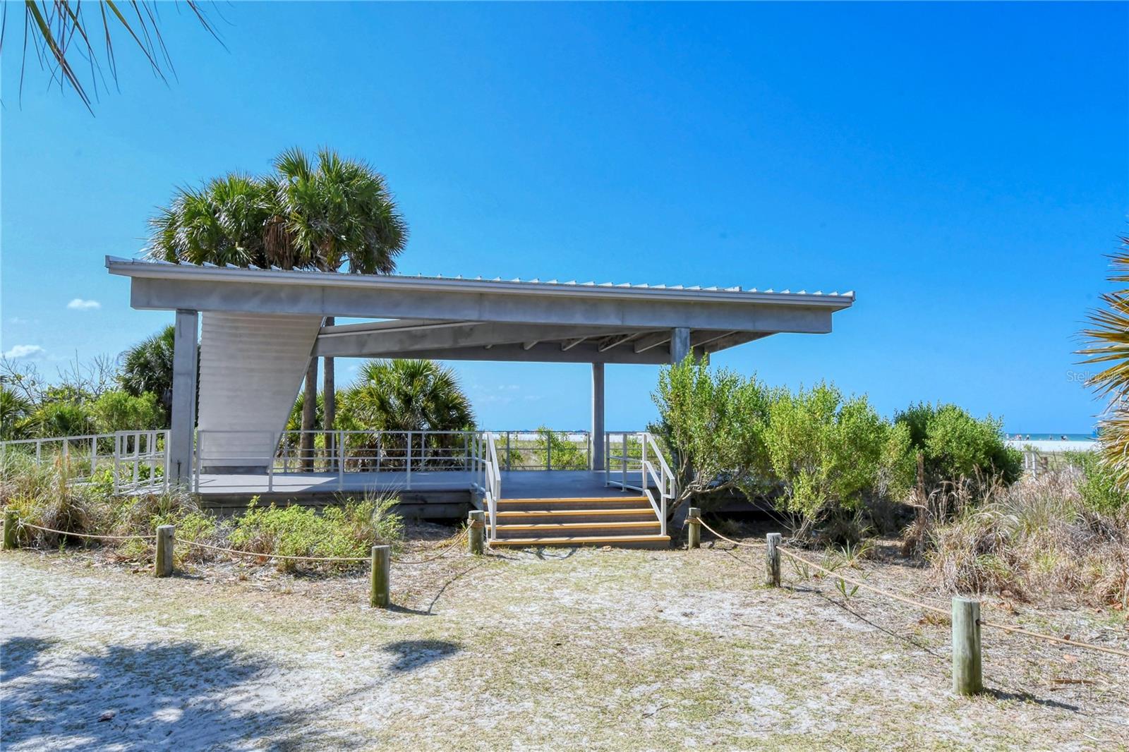 Image 51 of 61 For 2220 Stickney Point Rd  519