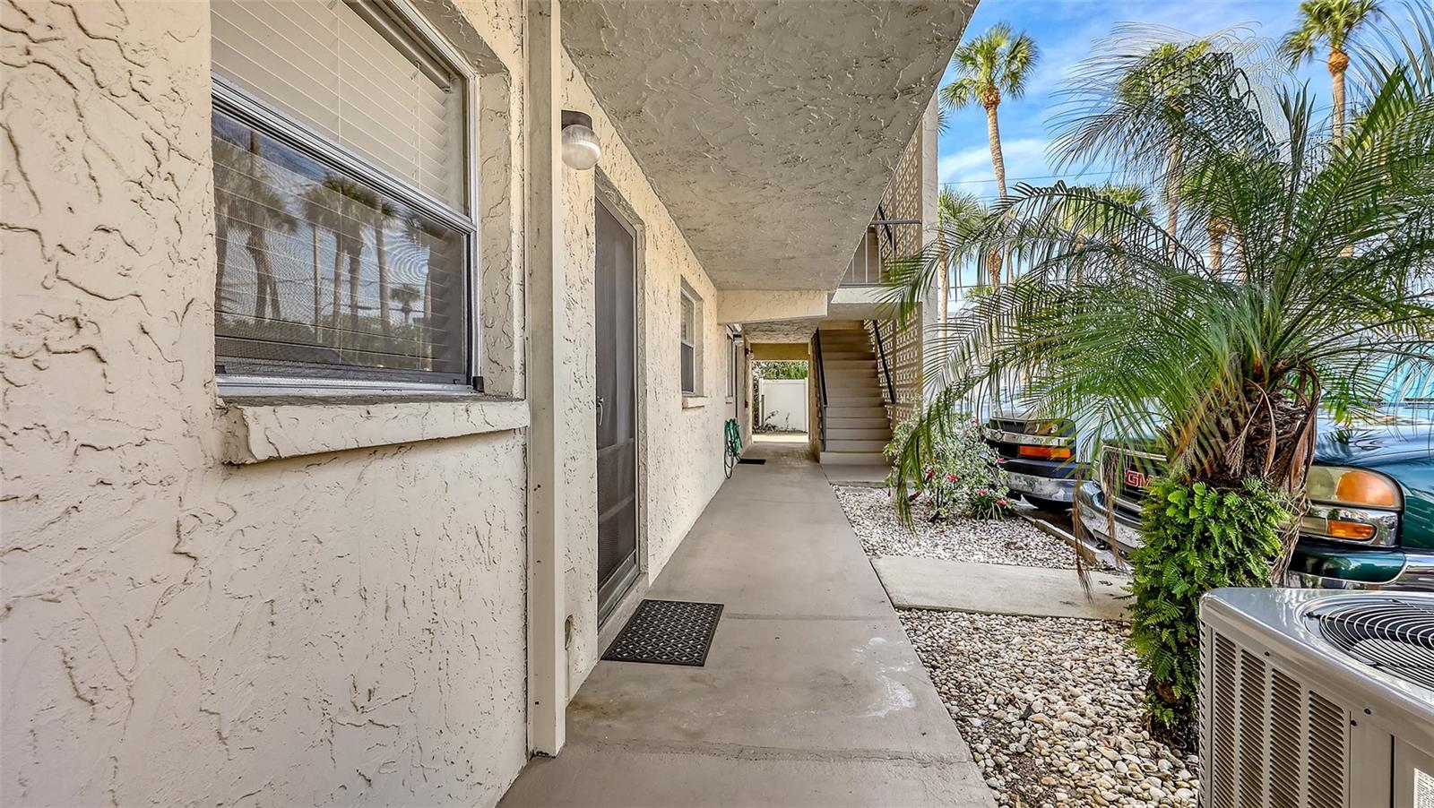 Image 6 of 61 For 2220 Stickney Point Rd  519