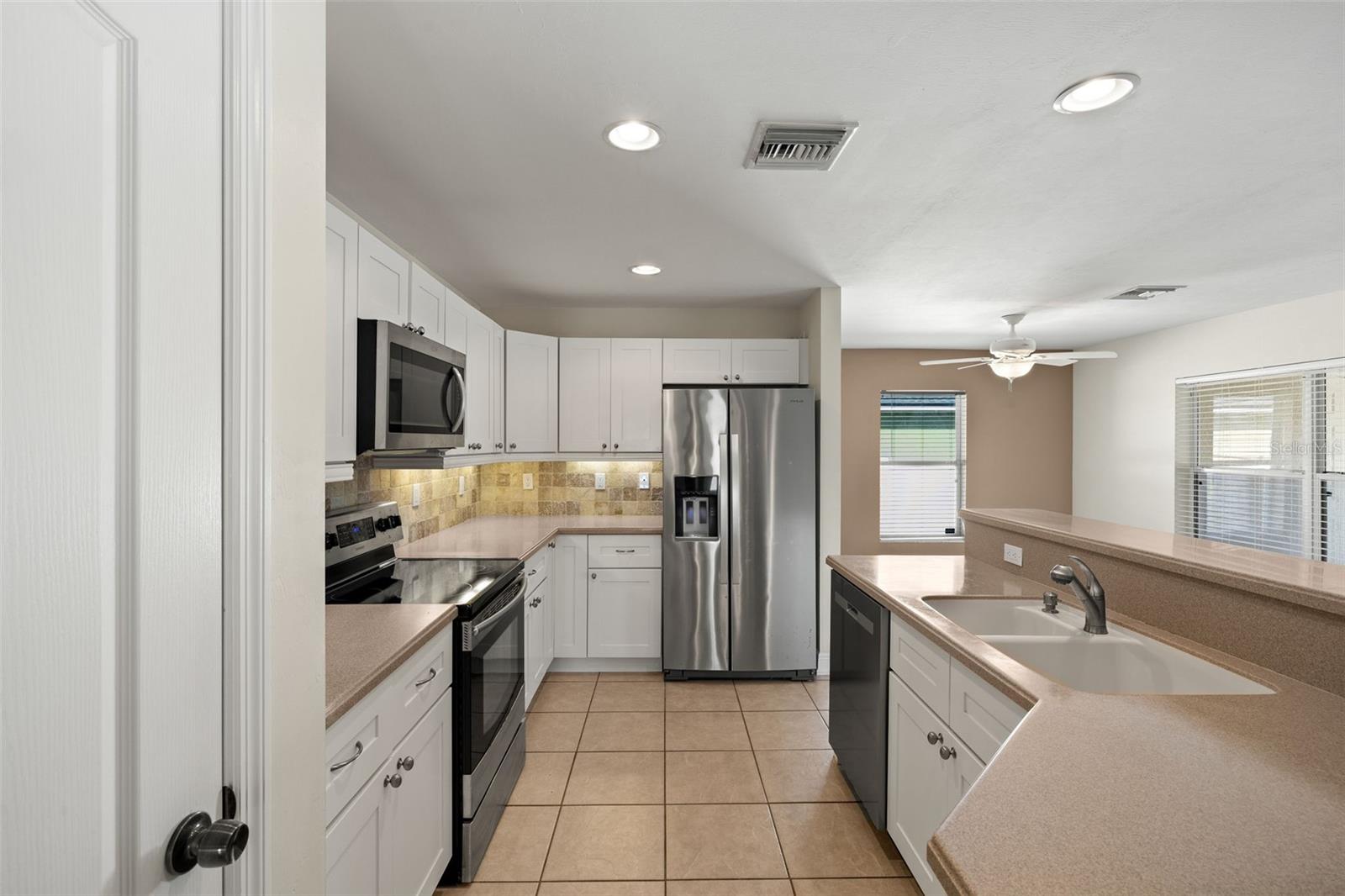 Image 11 of 37 For 2933 25th Terrace