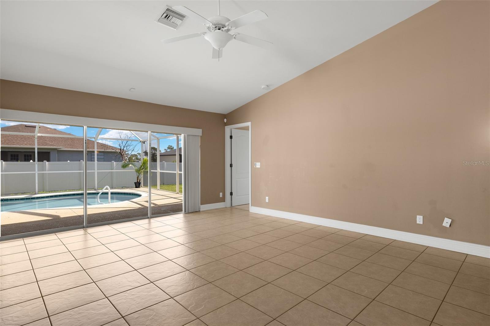 Image 5 of 37 For 2933 25th Terrace