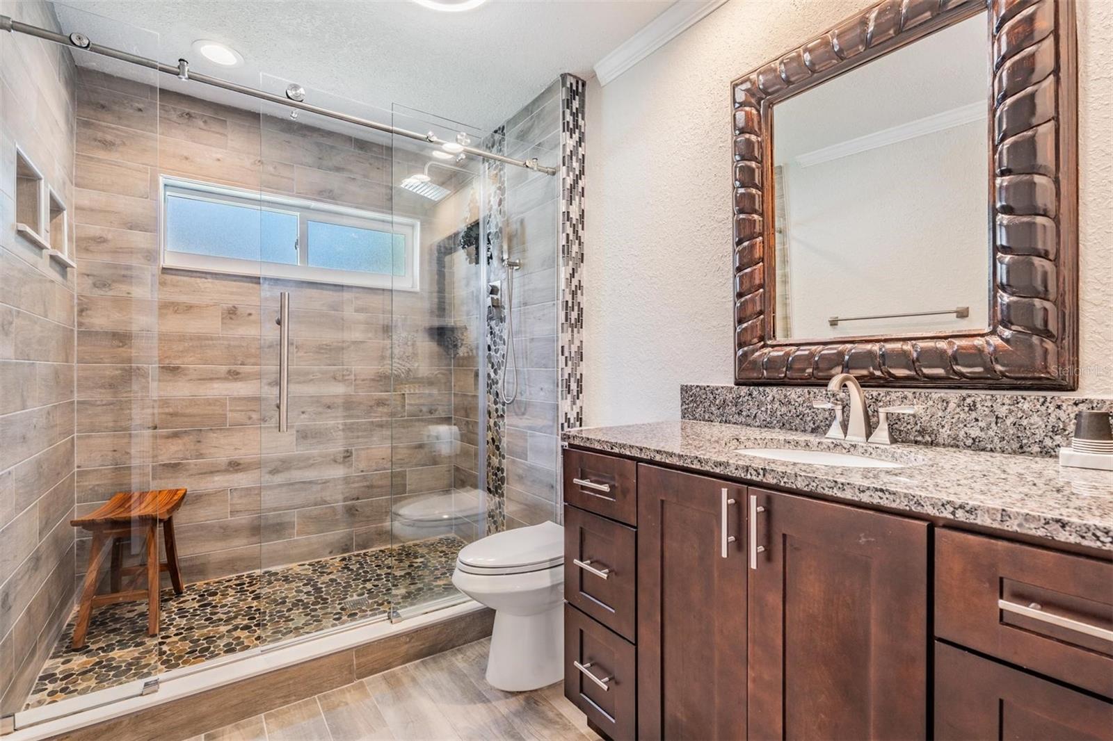 Listing photo id 19 for 222 Foxcroft Drive E