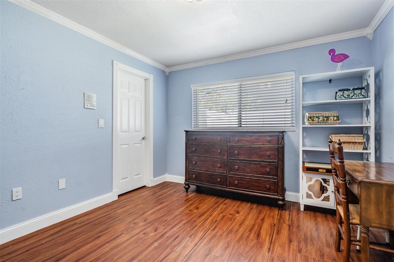 Listing photo id 20 for 222 Foxcroft Drive E