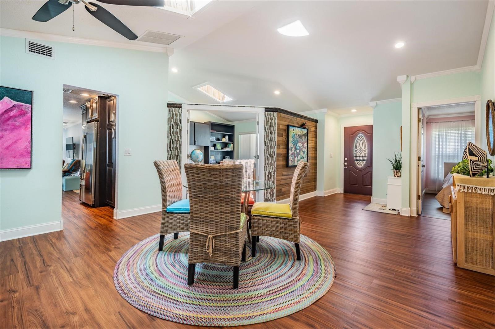 Listing photo id 24 for 222 Foxcroft Drive E