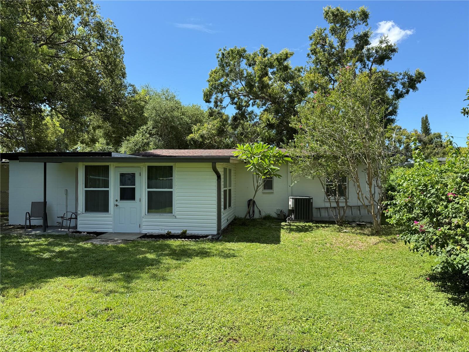 Image 27 of 29 For 6275 37th Avenue N