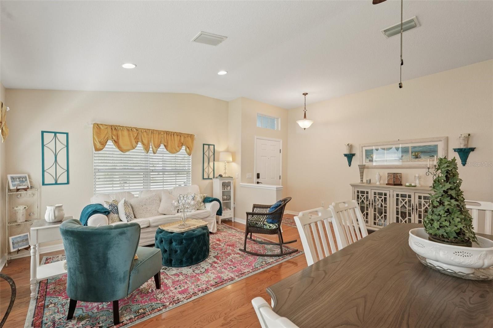Image 4 of 59 For 1556 Scarlett Avenue