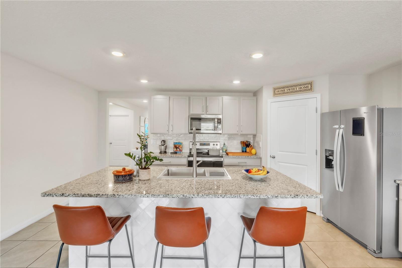 Listing photo id 8 for 7520 Rosewood Garden Loop