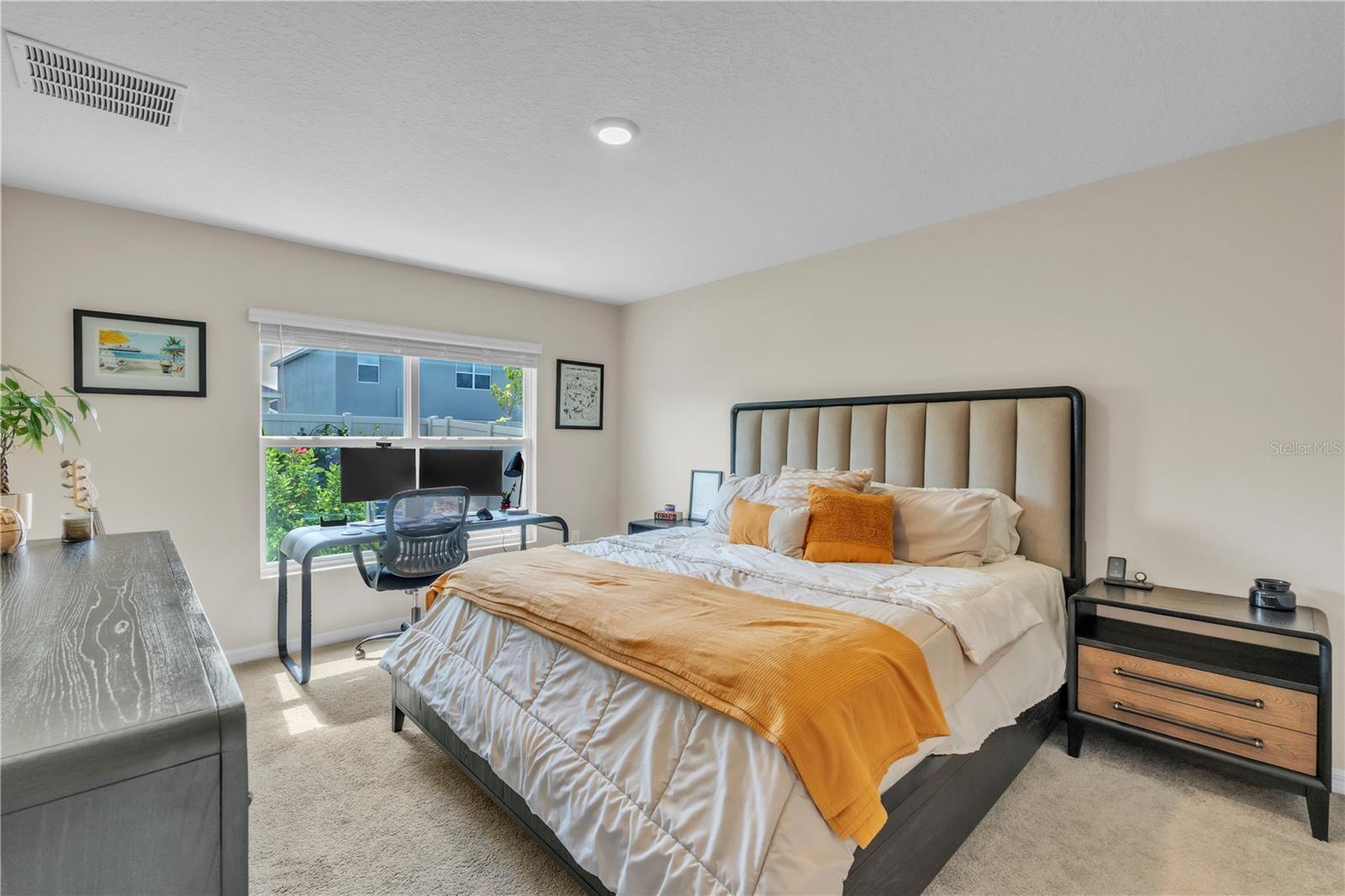 Listing photo id 13 for 7520 Rosewood Garden Loop