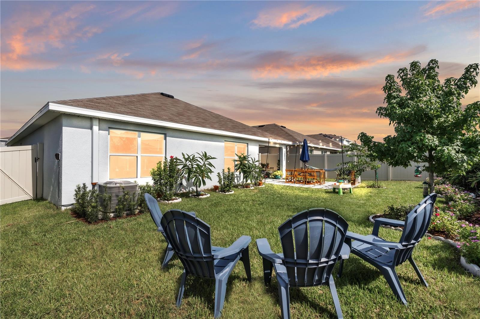 Listing photo id 31 for 7520 Rosewood Garden Loop