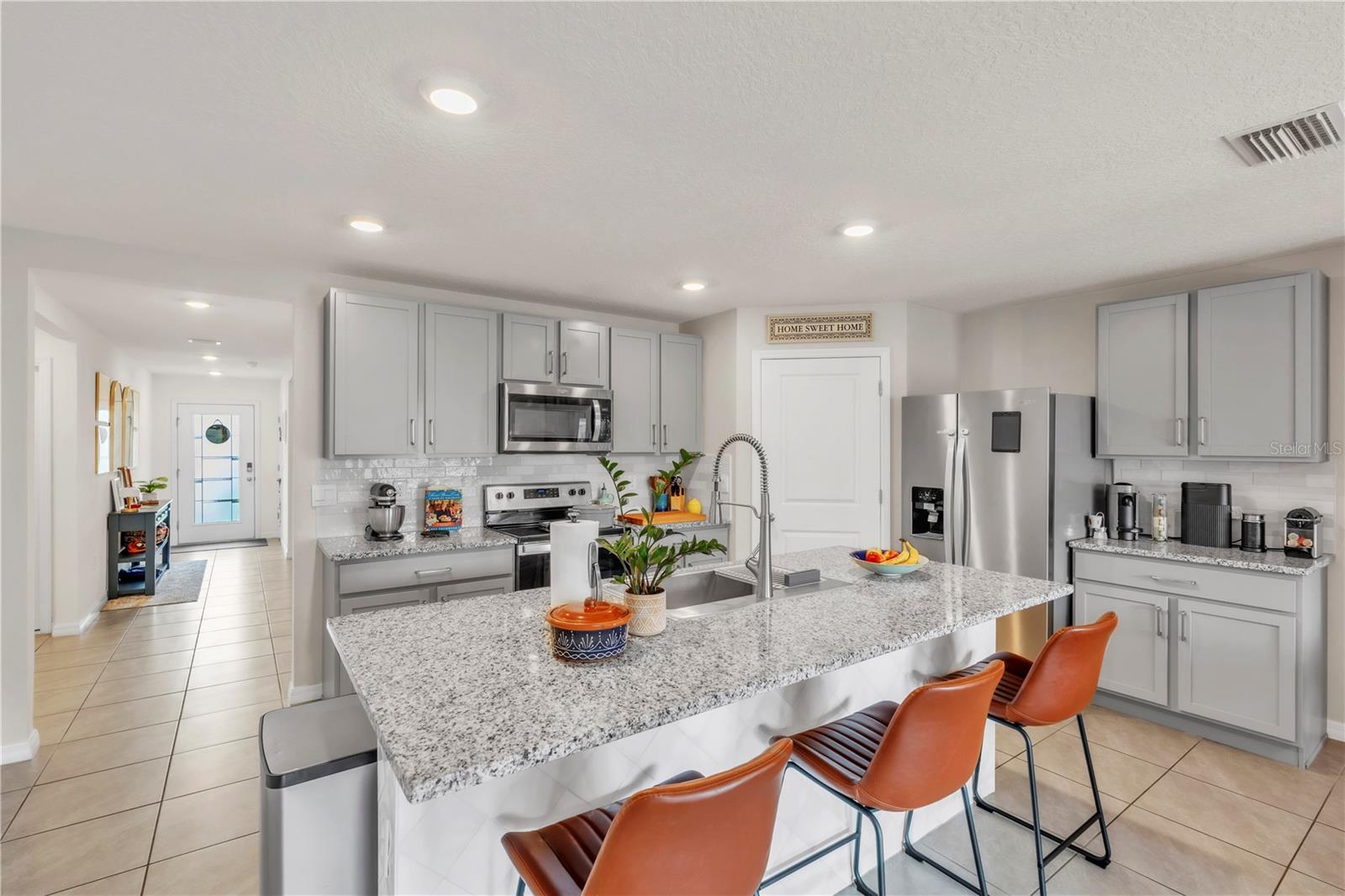 Listing photo id 2 for 7520 Rosewood Garden Loop