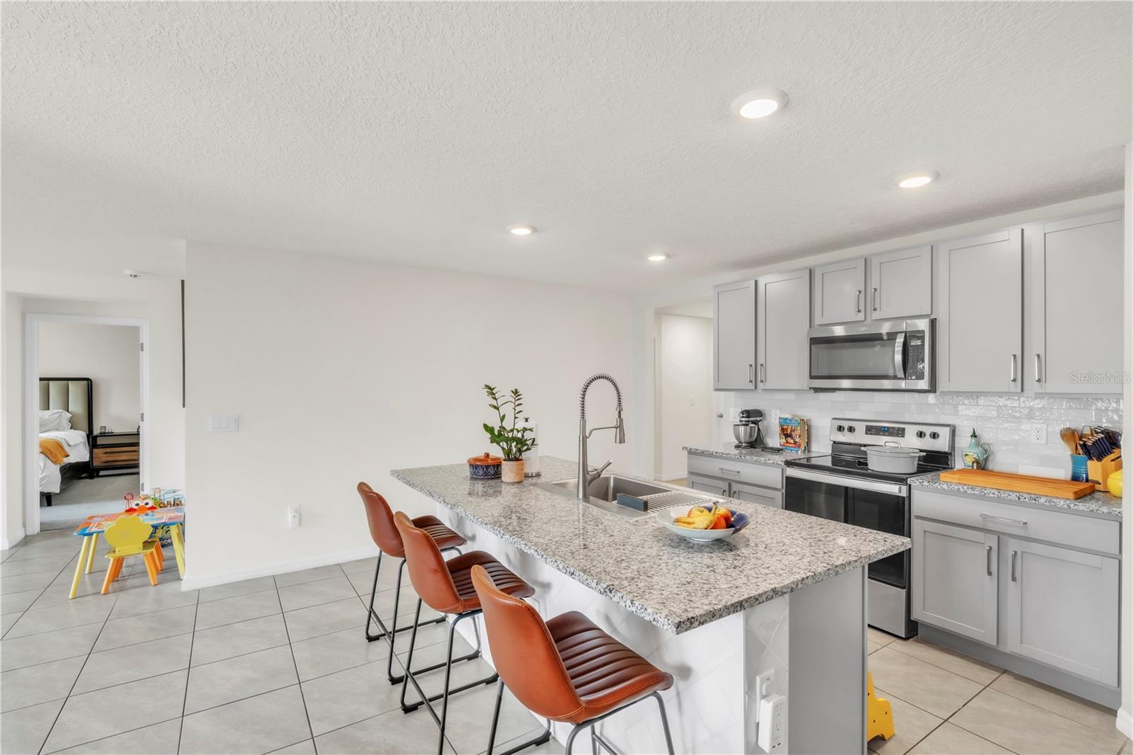 Listing photo id 4 for 7520 Rosewood Garden Loop