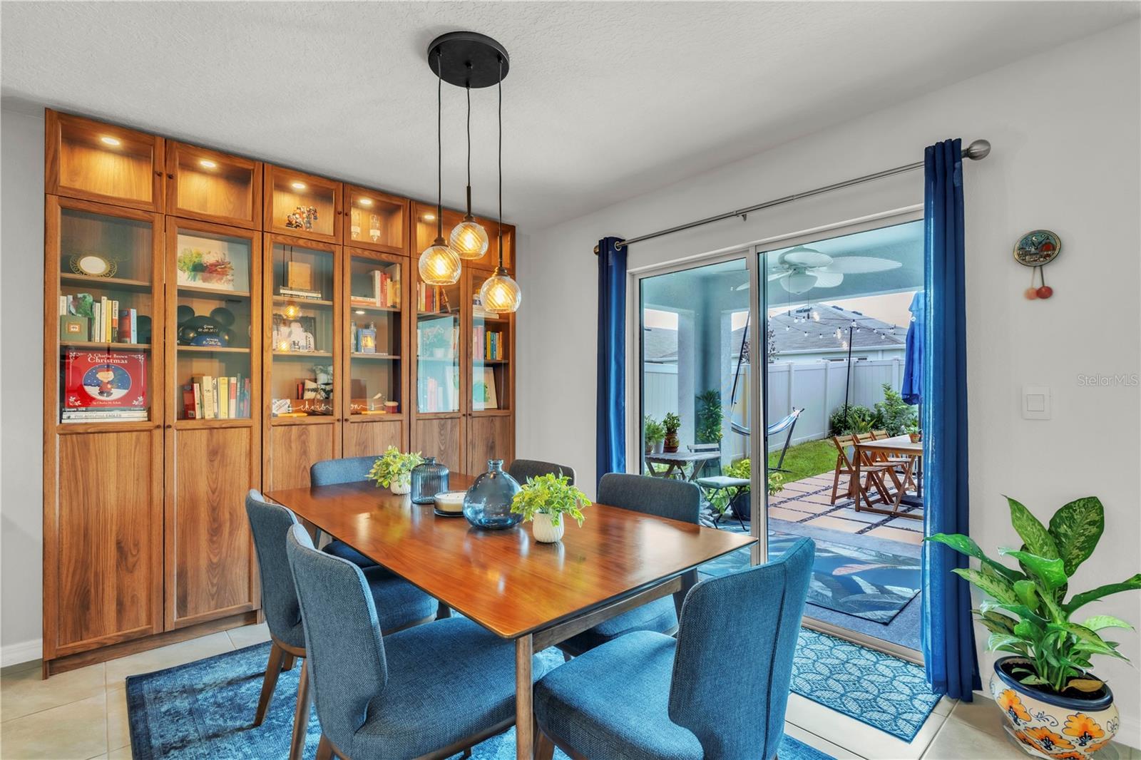 Listing photo id 6 for 7520 Rosewood Garden Loop