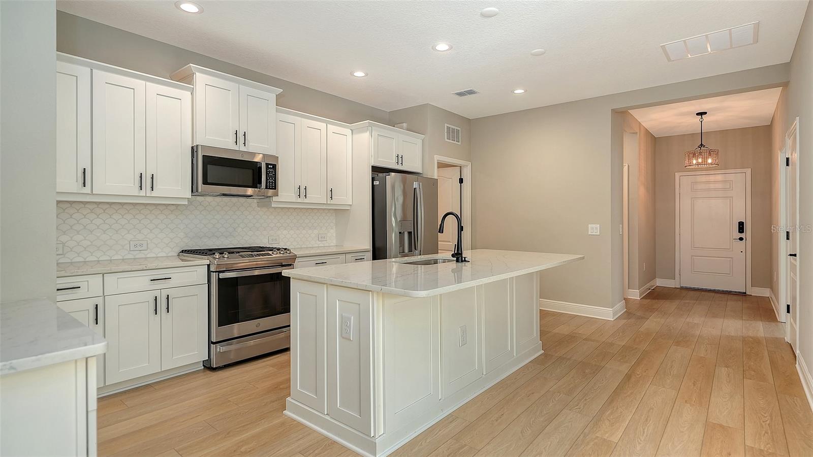 Image 10 of 21 For 27488 Janzen Court