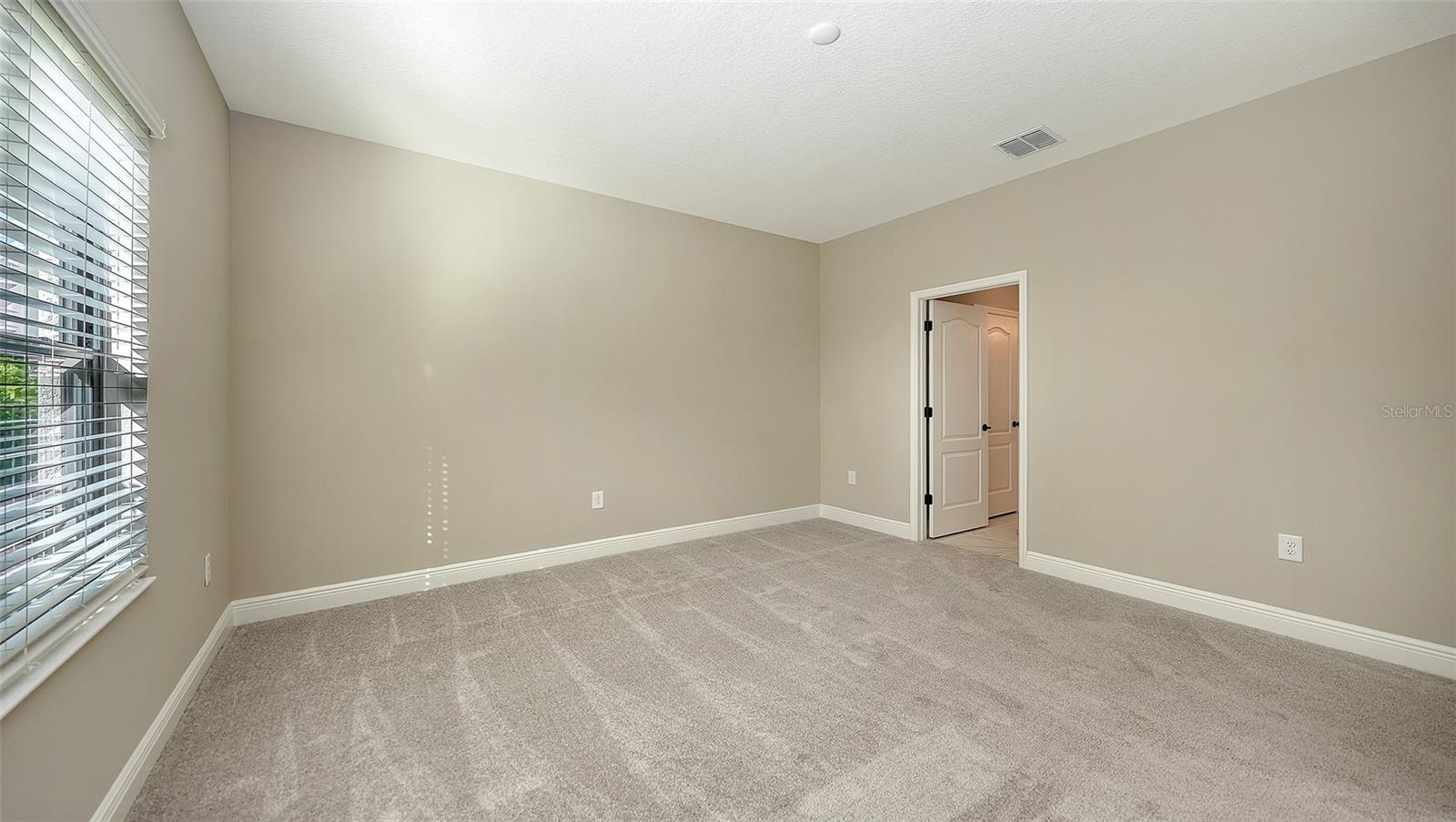 Image 13 of 21 For 27488 Janzen Court