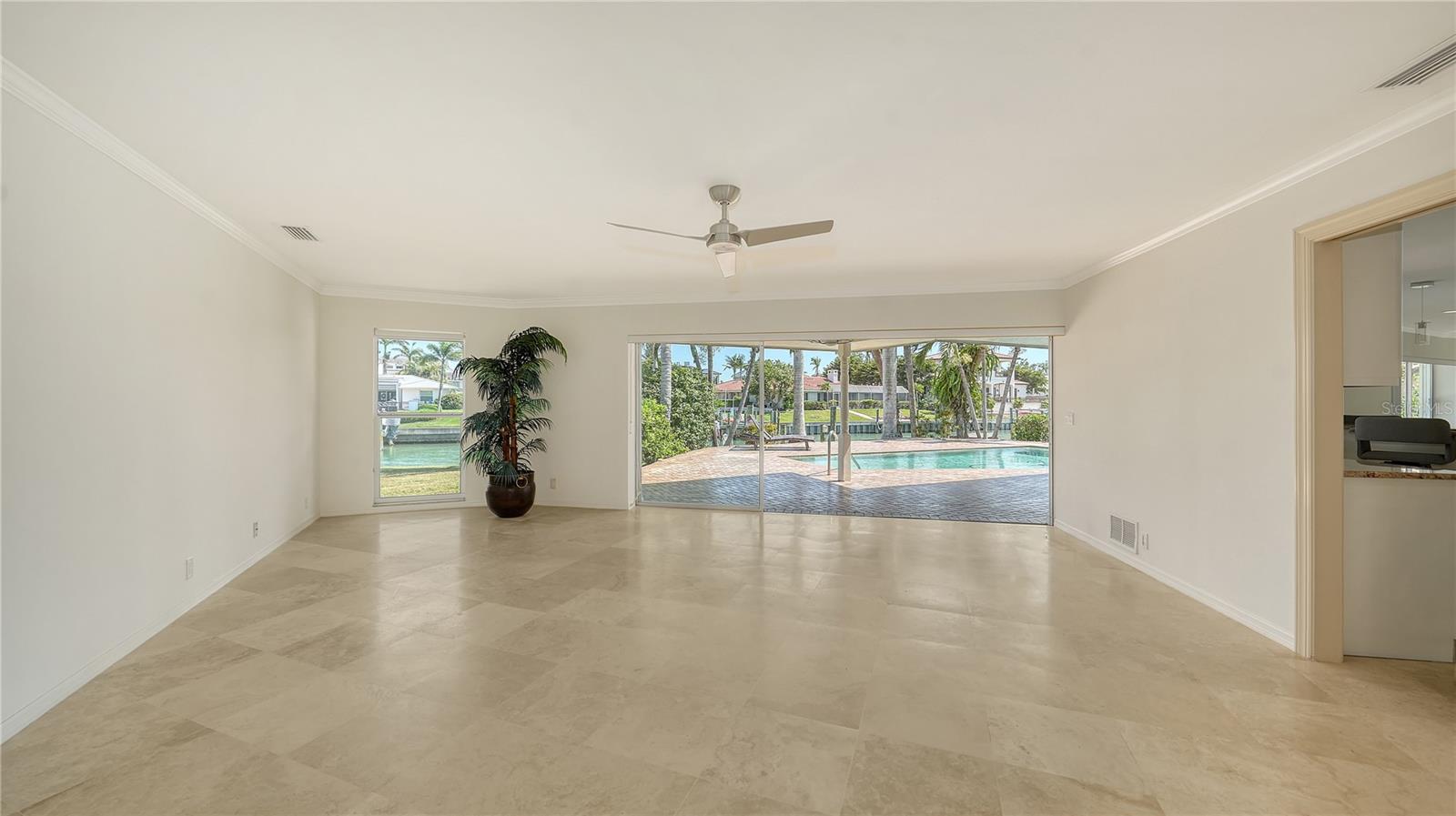 Image 11 of 45 For 642 Owl Drive