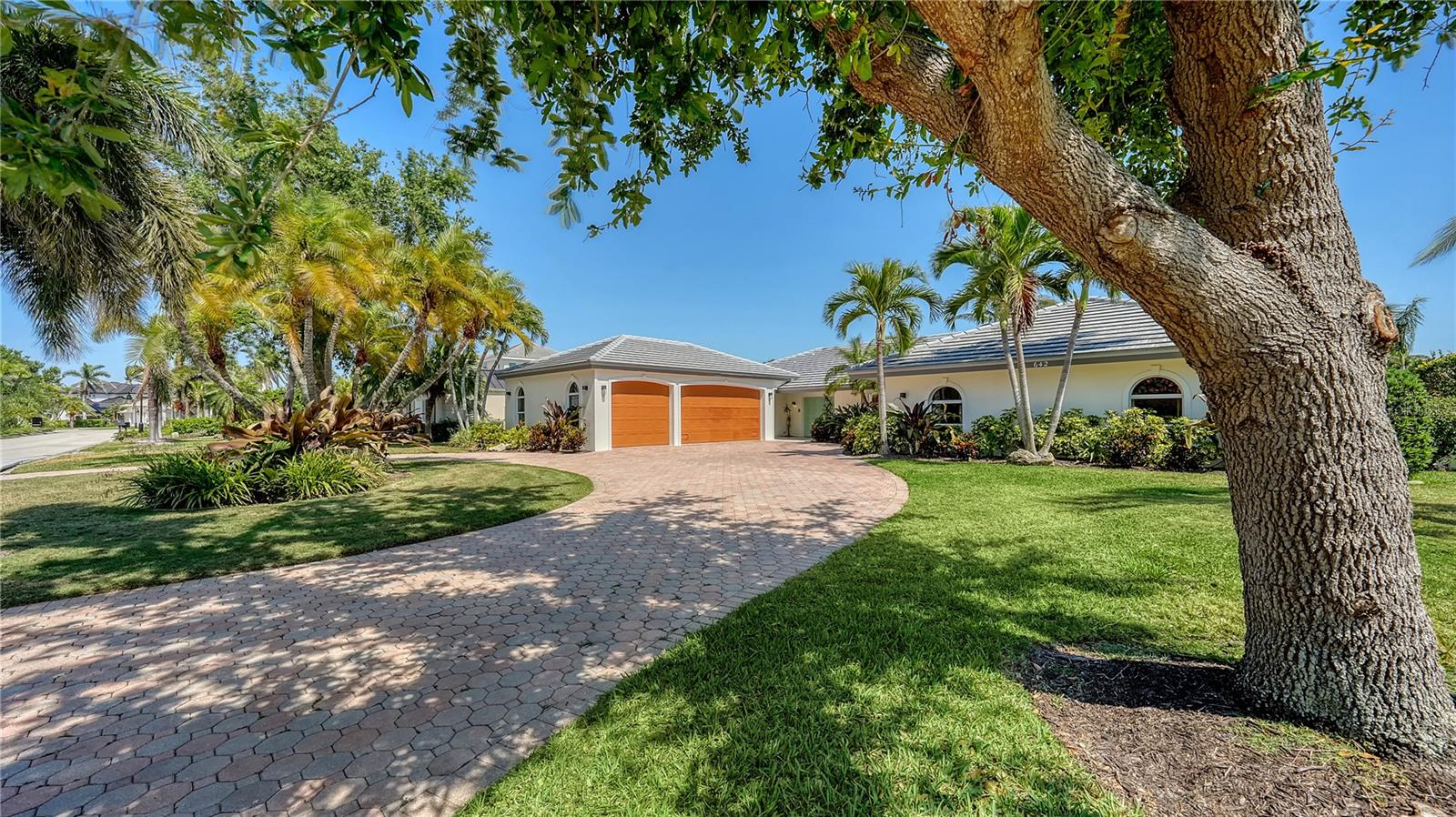 Image 3 of 45 For 642 Owl Drive