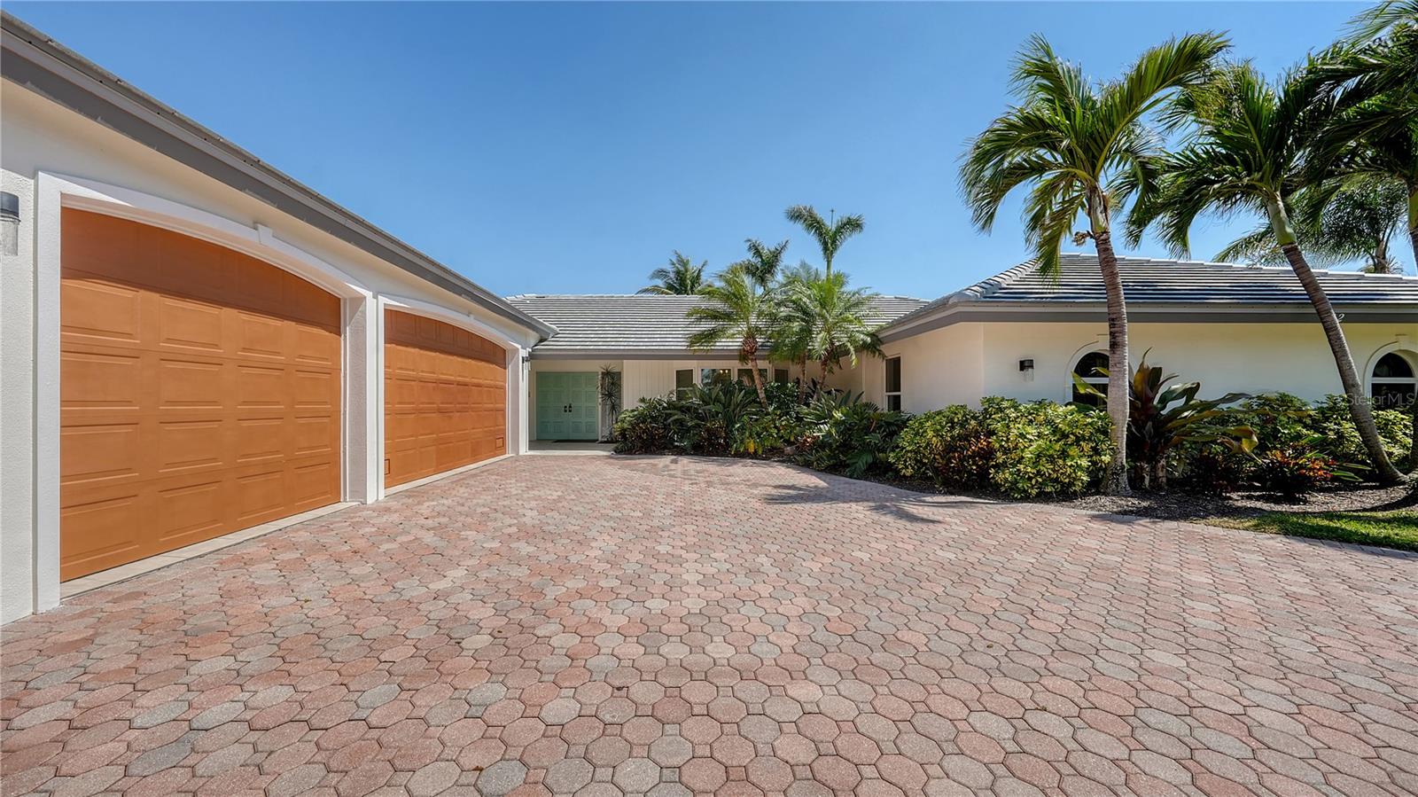Image 4 of 45 For 642 Owl Drive