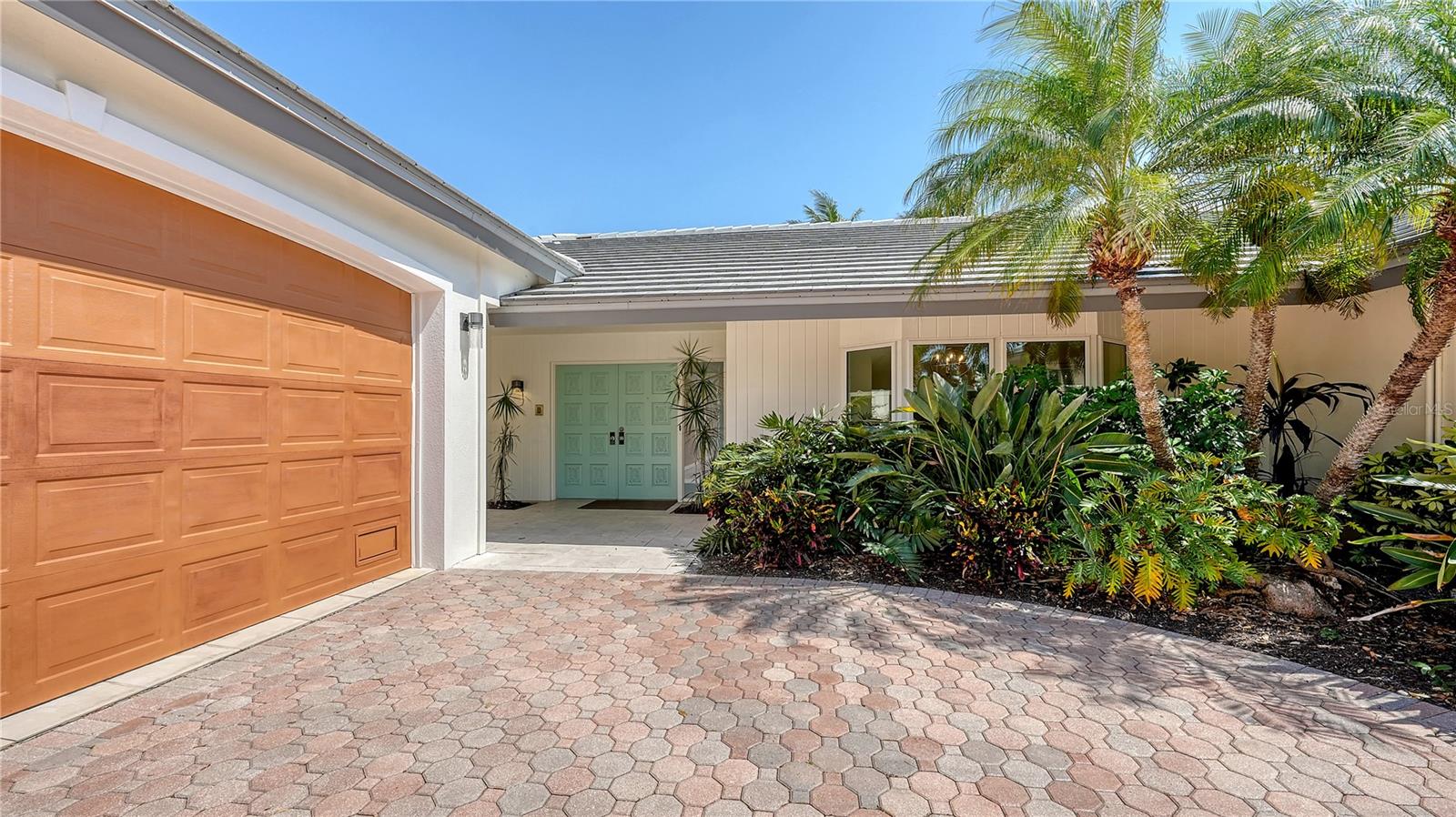 Image 5 of 45 For 642 Owl Drive