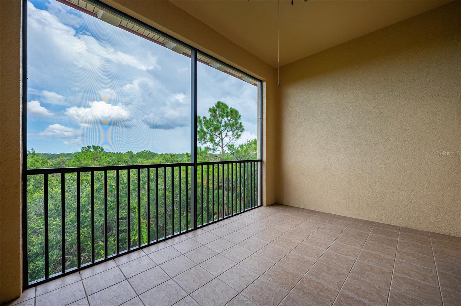 Image 11 of 45 For 7710 Lake Vista Court 403