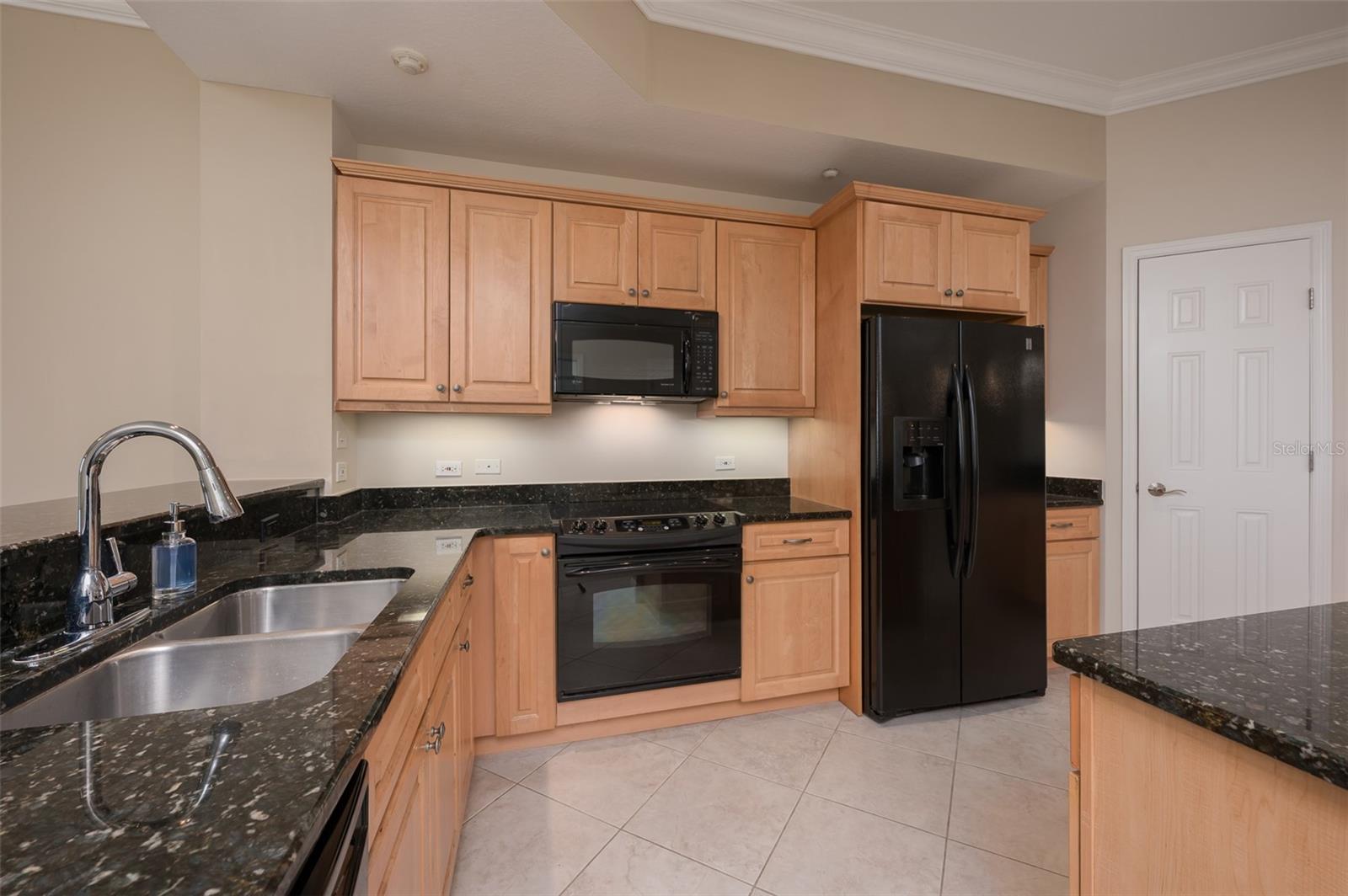 Image 15 of 45 For 7710 Lake Vista Court 403