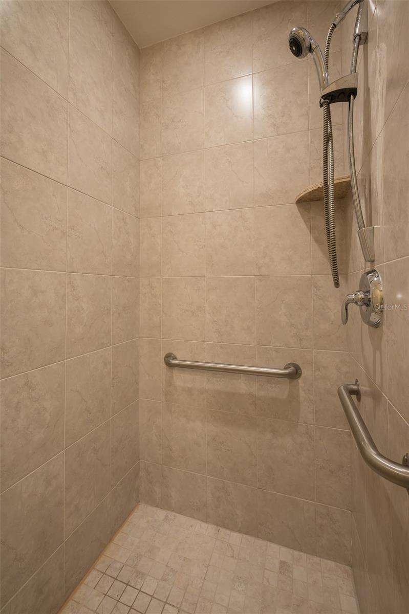 Image 28 of 45 For 7710 Lake Vista Court 403