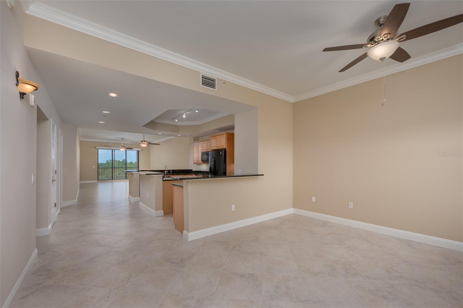 Image 4 of 45 For 7710 Lake Vista Court 403