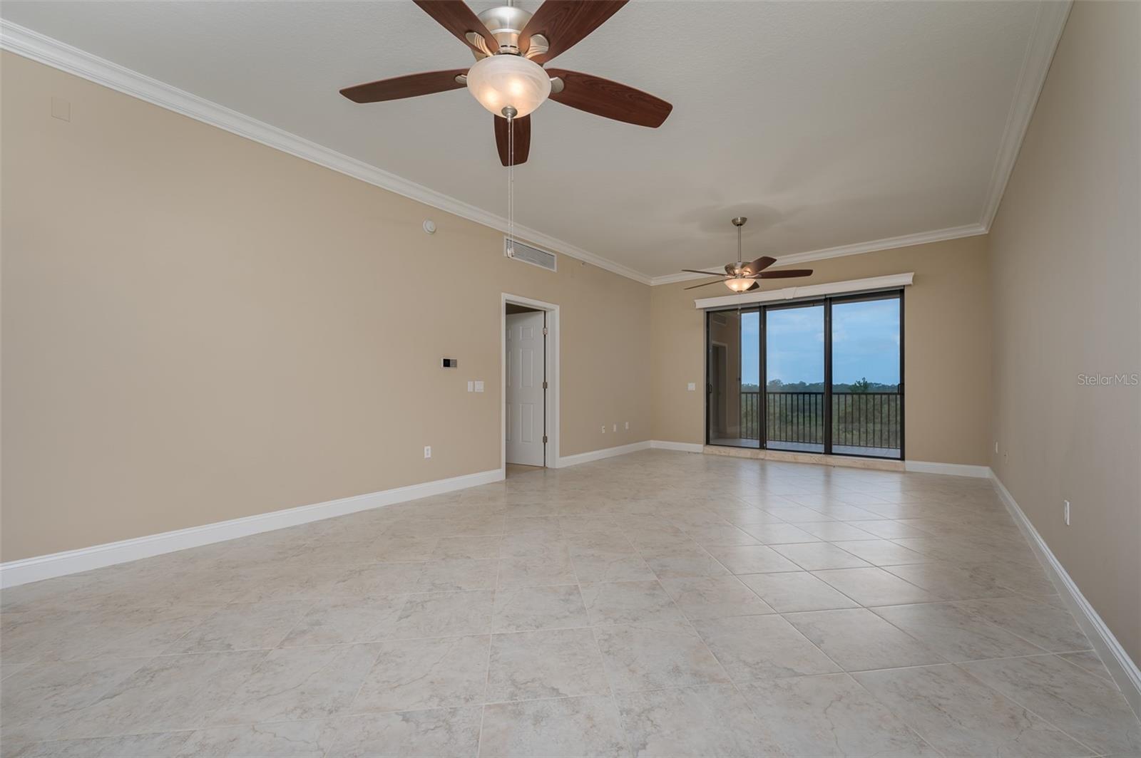 Image 5 of 45 For 7710 Lake Vista Court 403