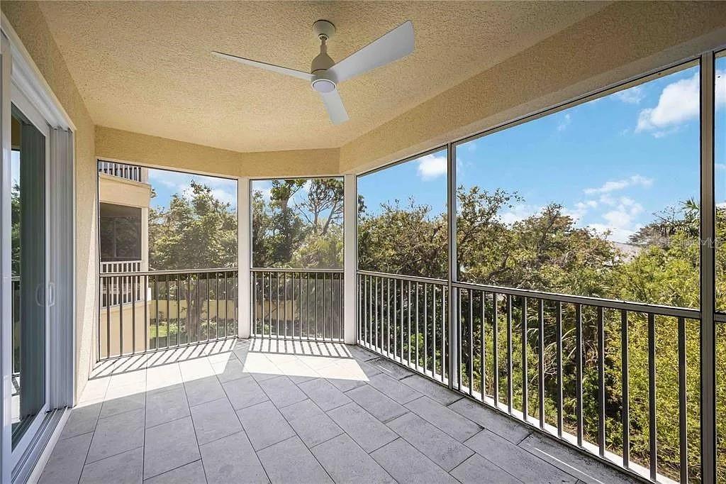 Image 30 of 39 For 280 Hidden Bay Drive 302