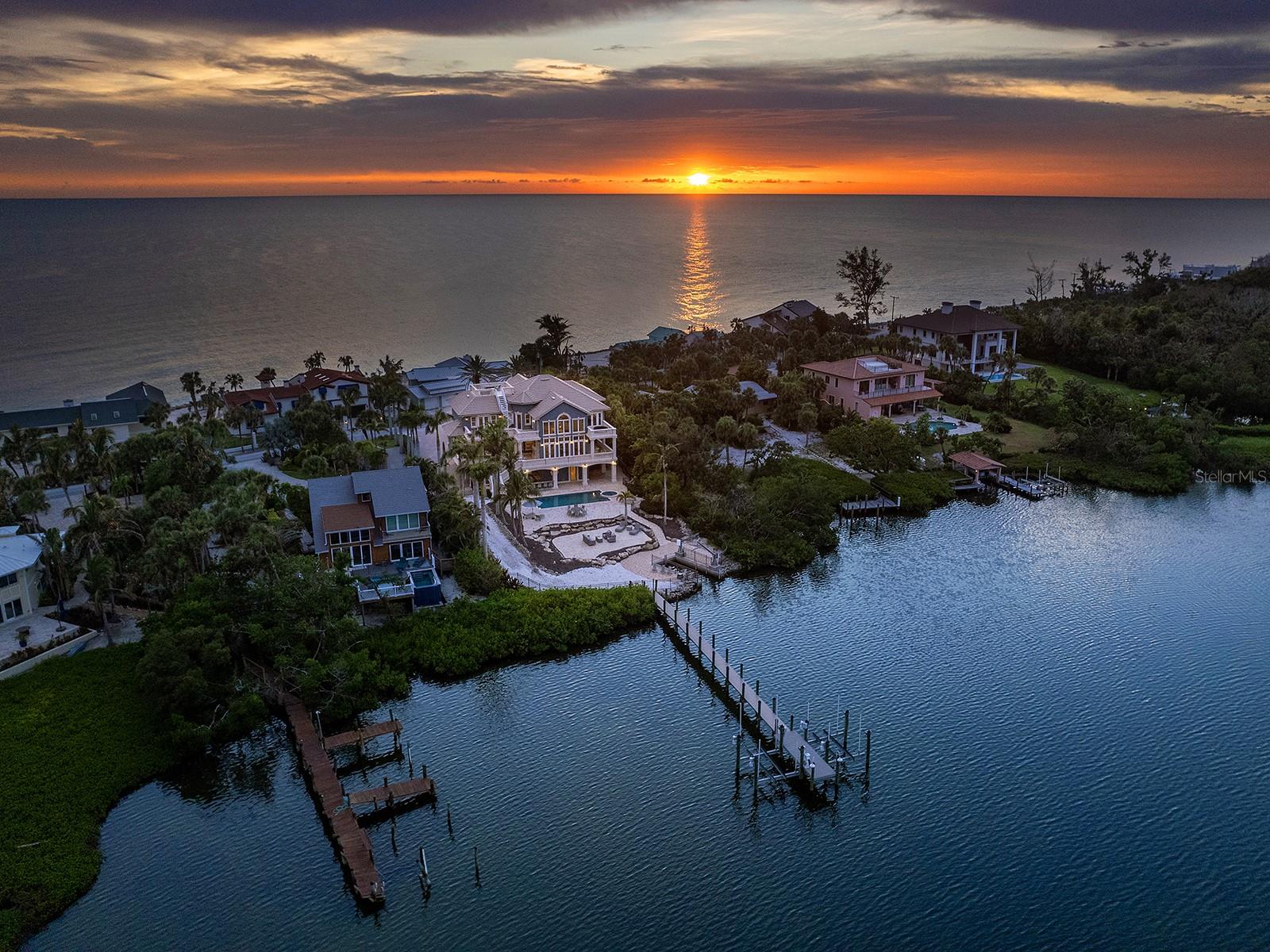 Image 48 of 51 For 144 Casey Key Road