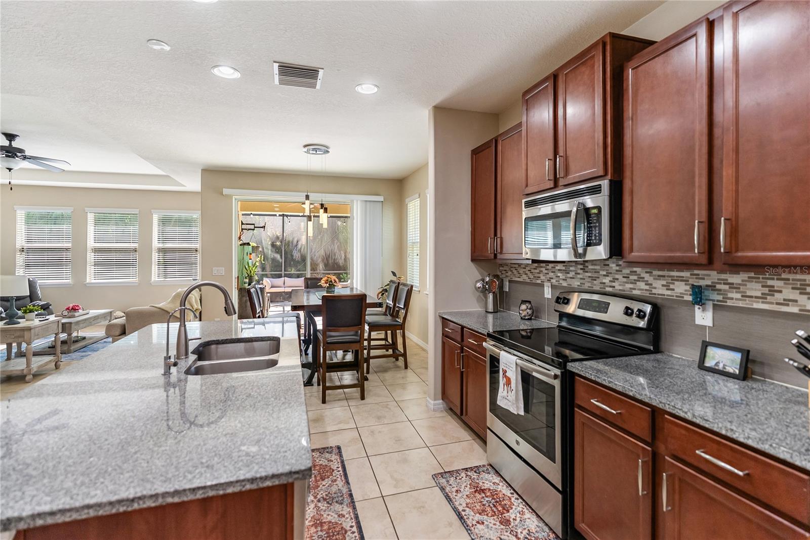 Image 11 of 81 For 6203 35th Court E