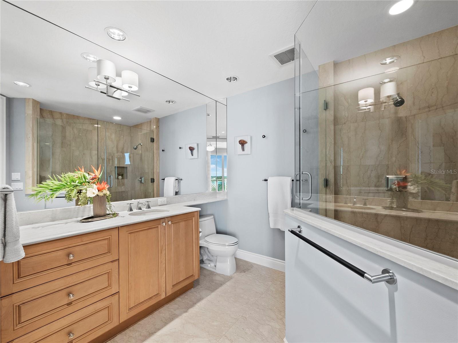 Image 29 of 41 For 2050 Benjamin Franklin Drive 601-a