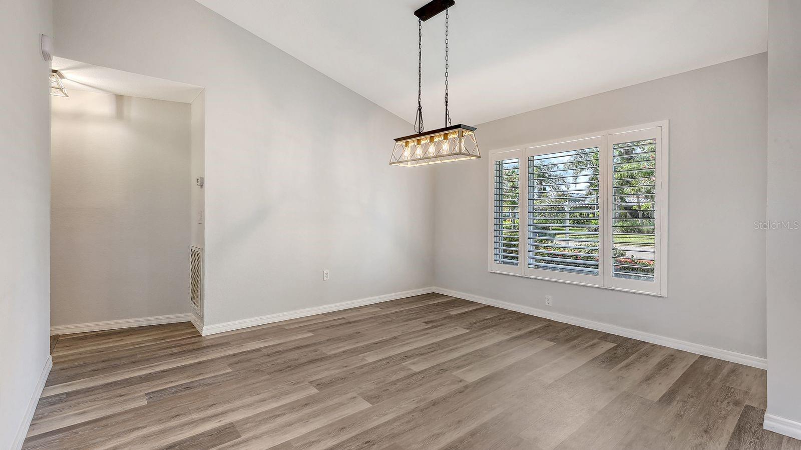 Image 19 of 58 For 4293 Kingston Court