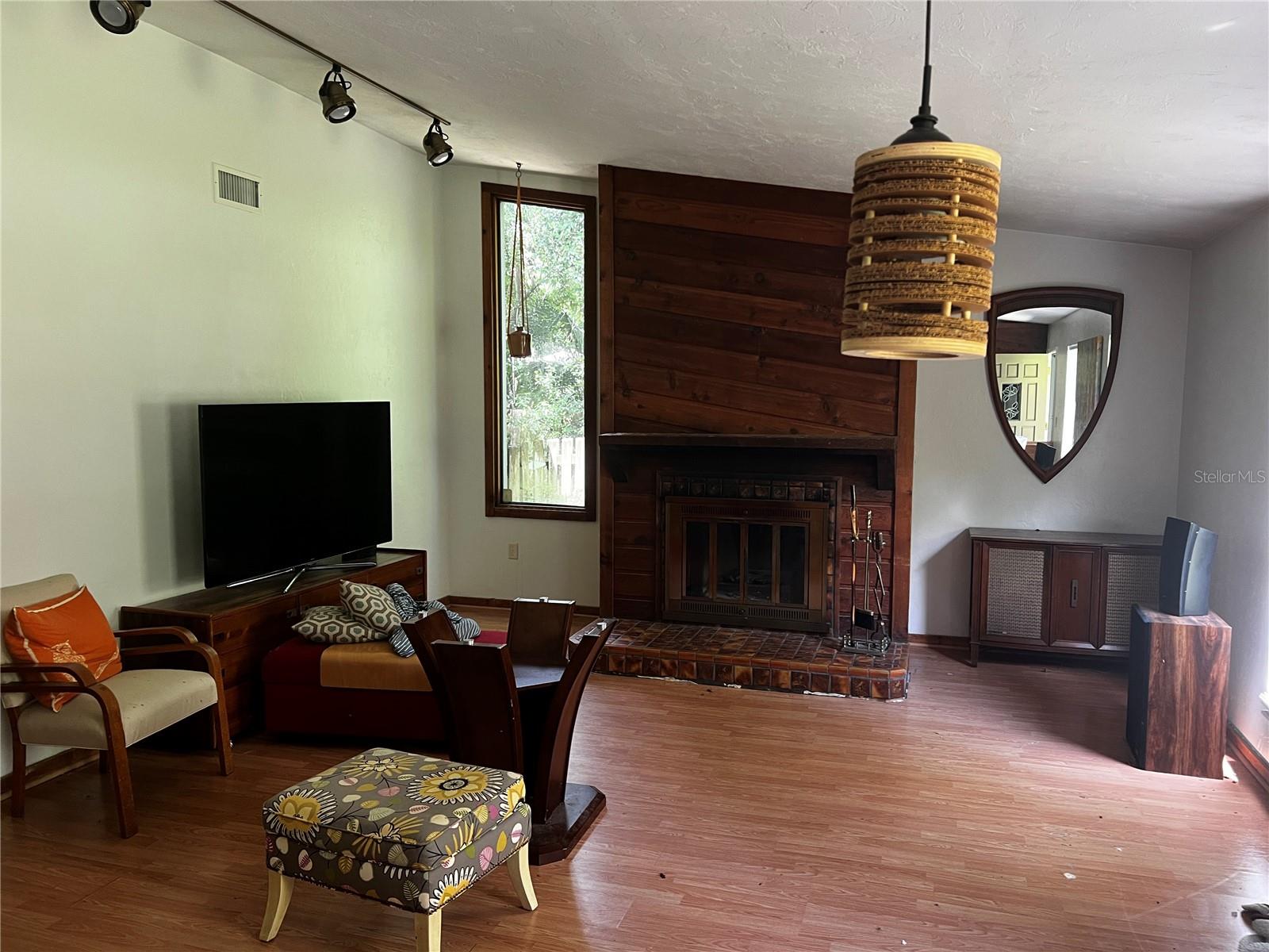 Image 3 of 16 For 1020 21st Avenue