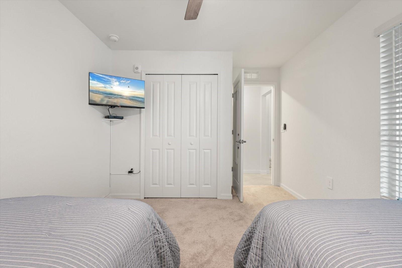 Image 32 of 53 For 17475 Opal Sand Dr.  204