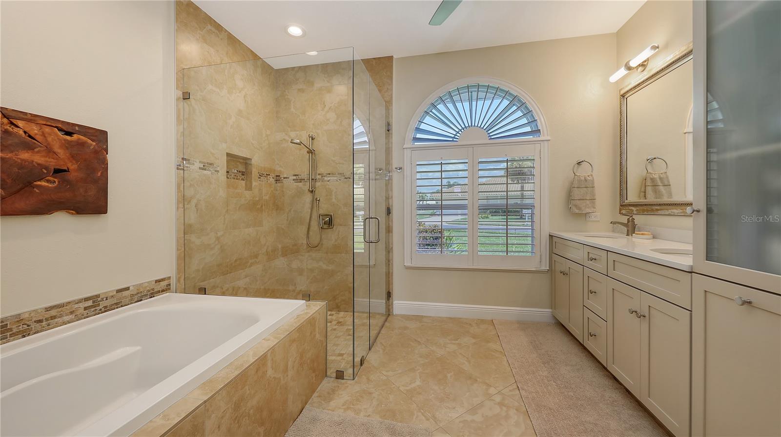 Image 31 of 51 For 1689 Valley Drive