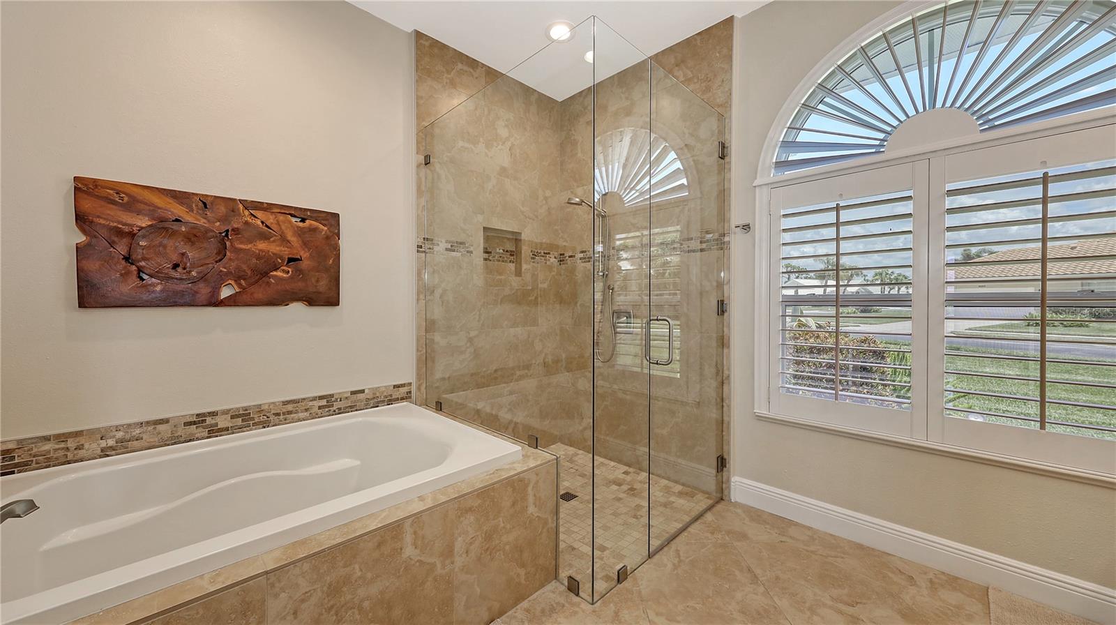 Image 32 of 51 For 1689 Valley Drive