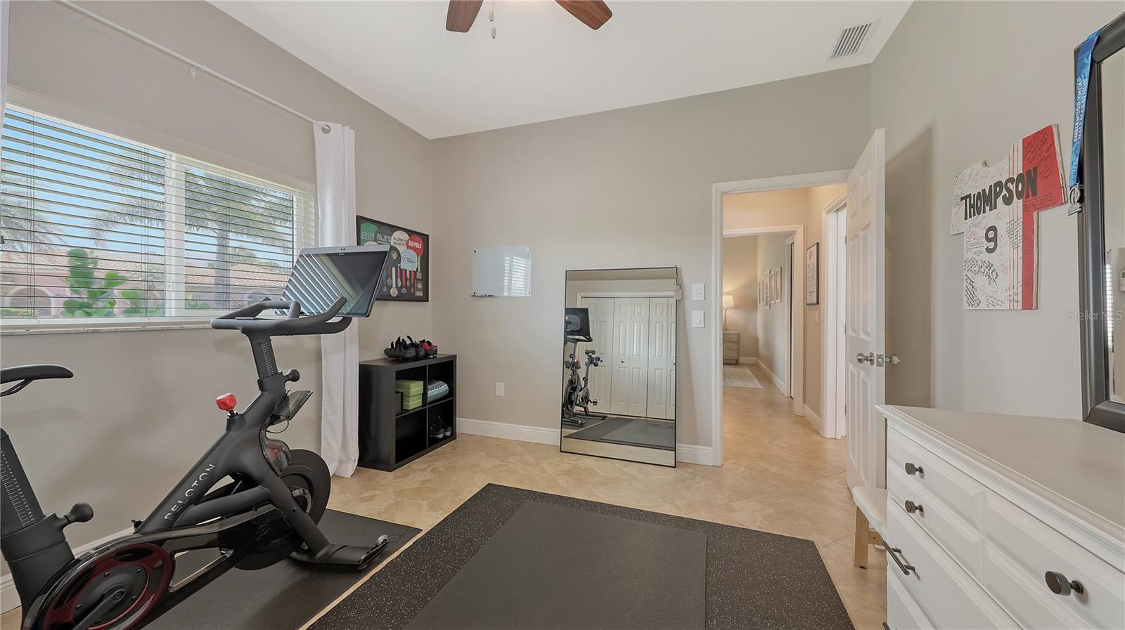 Image 36 of 51 For 1689 Valley Drive