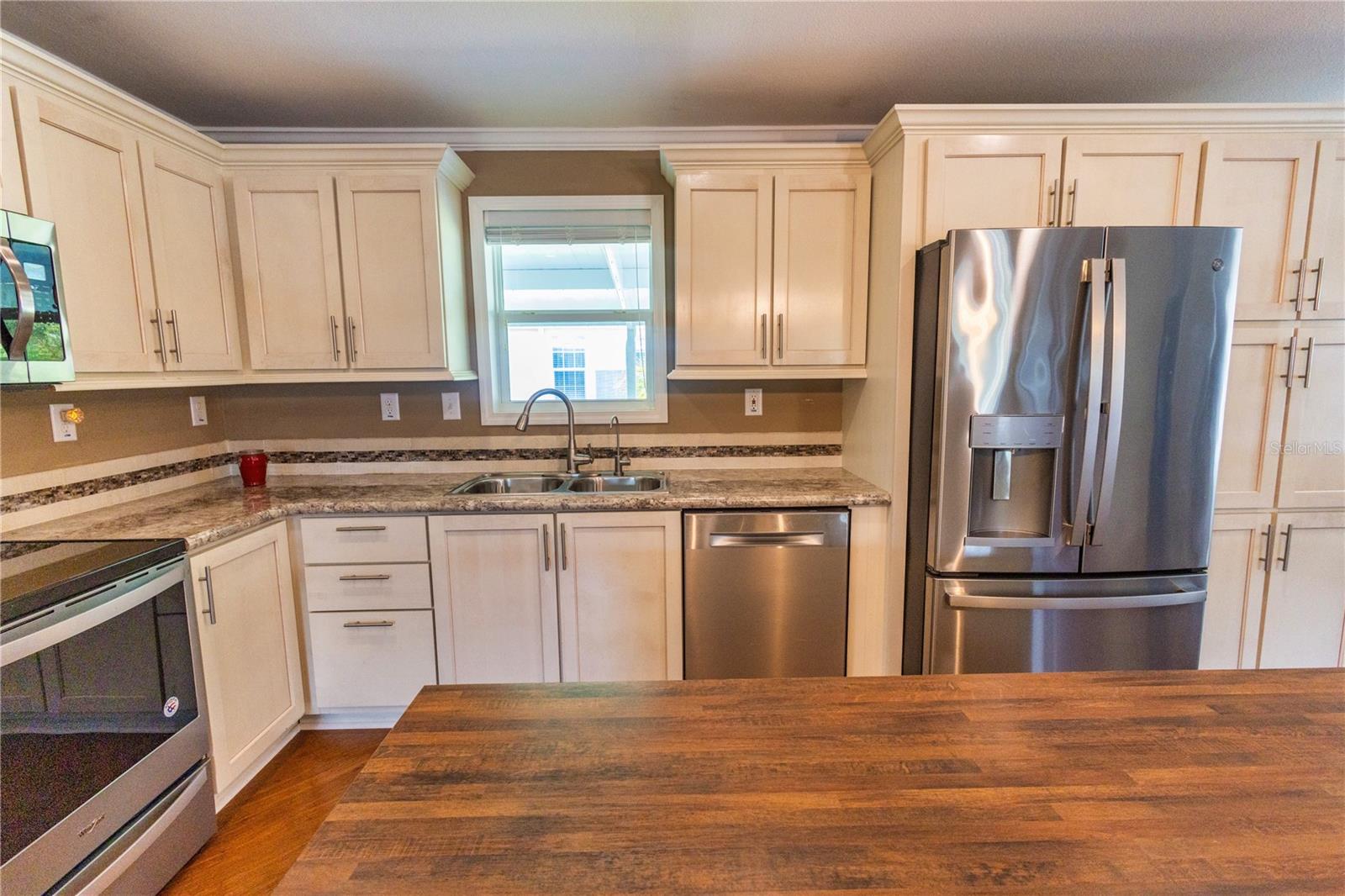 Image 3 of 23 For 3522 70th Avenue E