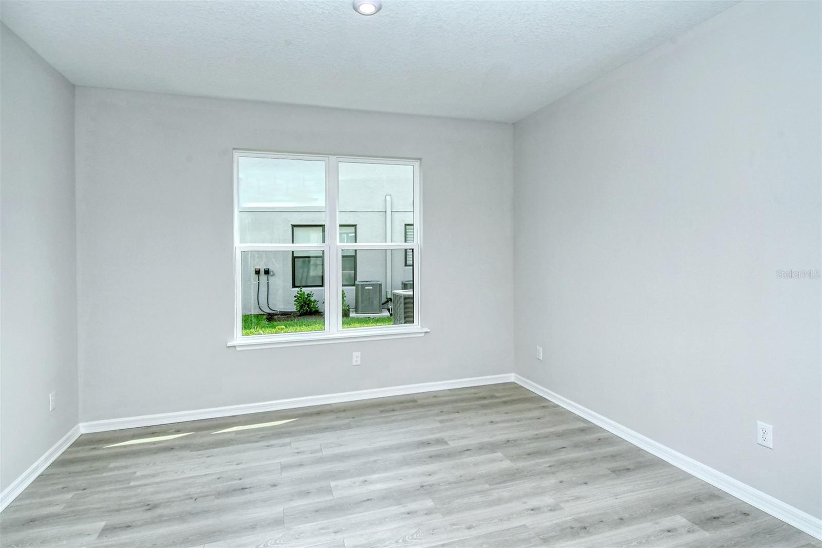 Image 10 of 82 For 15324 Shady Palms Lane