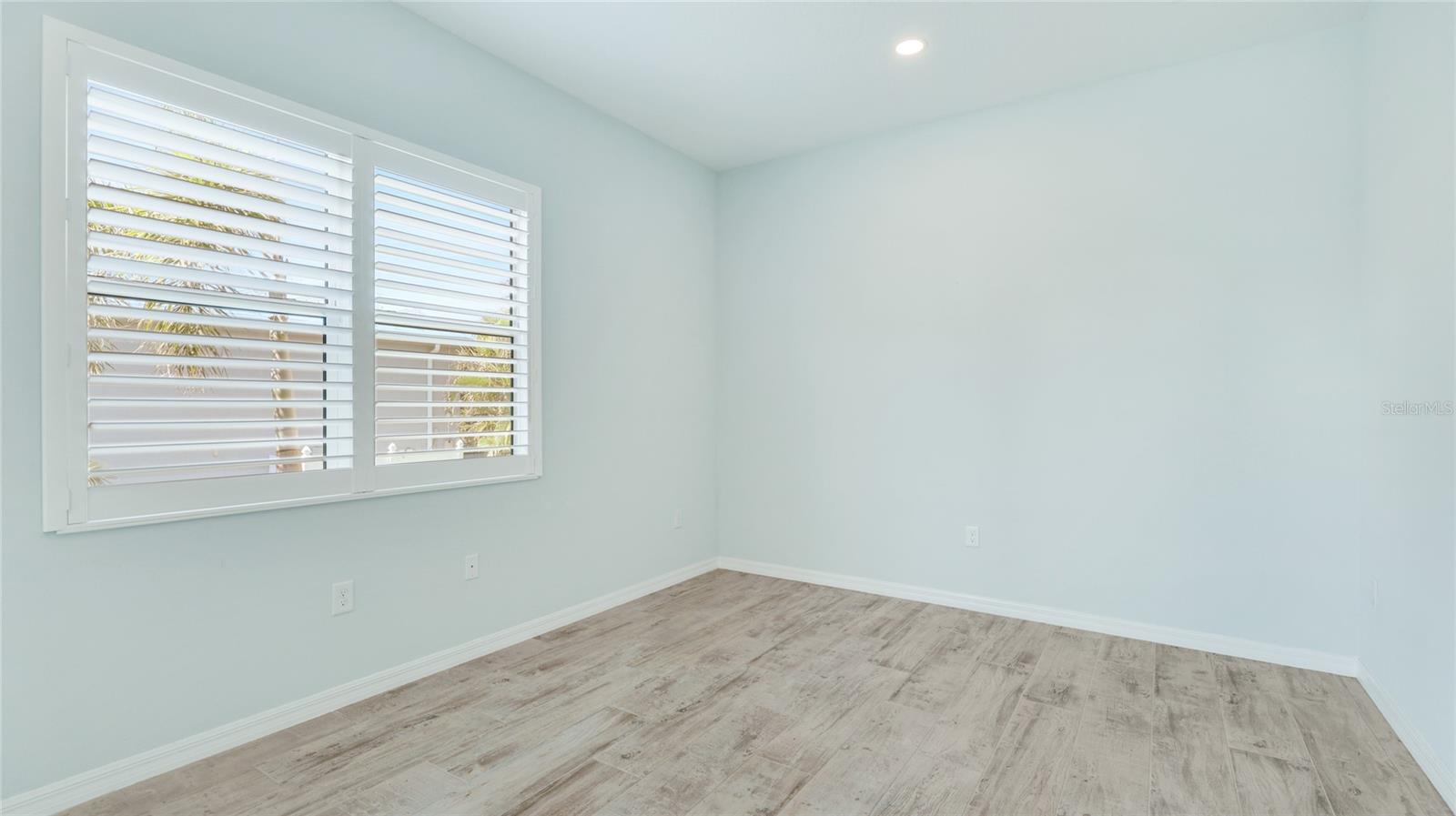 Image 31 of 51 For 8144 37th Avenue Circle W