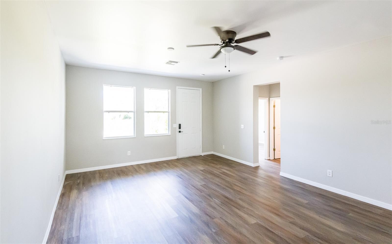 Image 10 of 38 For 12711 Pembroke Circle S