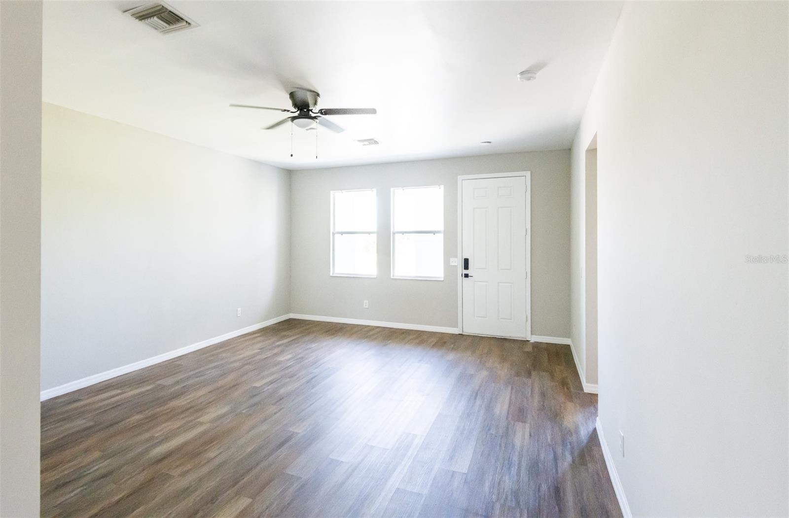 Image 12 of 38 For 12711 Pembroke Circle S