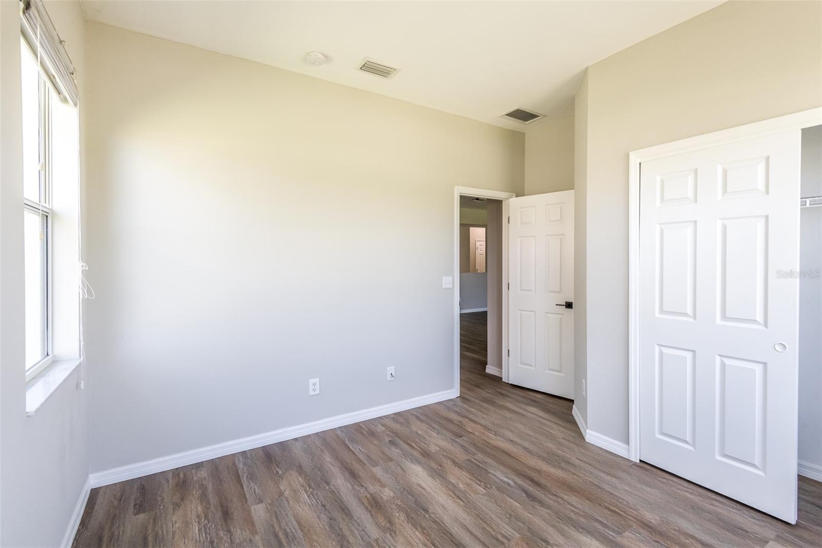 Image 23 of 38 For 12711 Pembroke Circle S