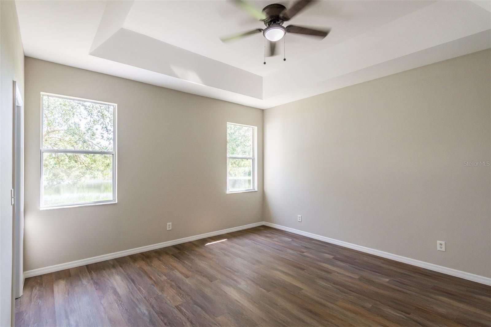 Image 27 of 38 For 12711 Pembroke Circle S
