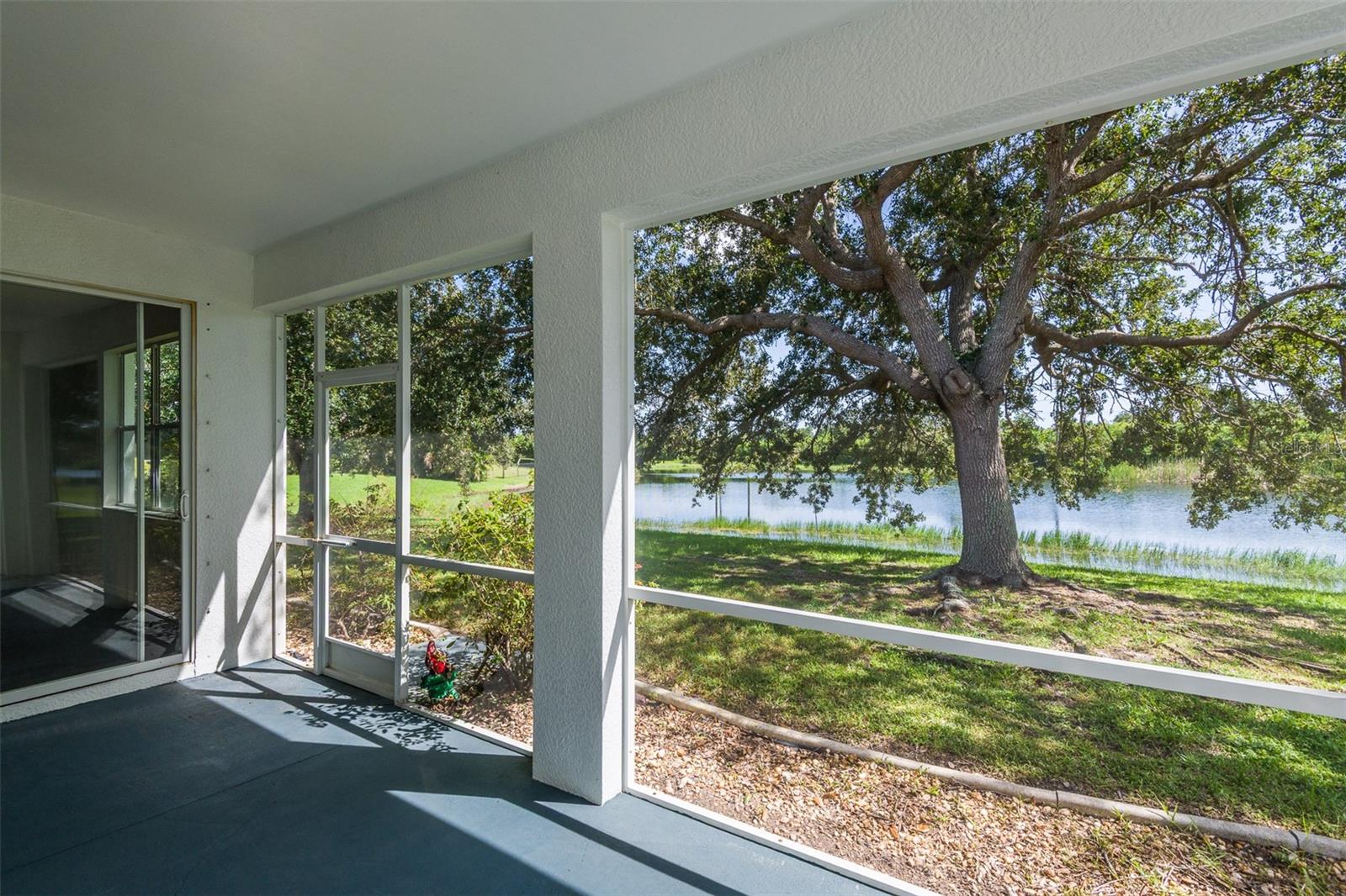 Image 35 of 38 For 12711 Pembroke Circle S