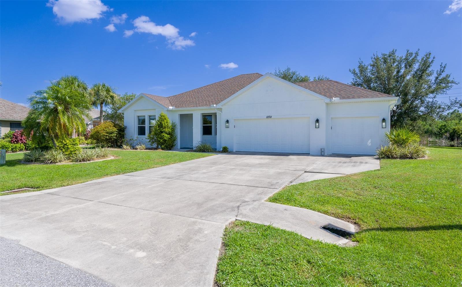 Image 7 of 38 For 12711 Pembroke Circle S