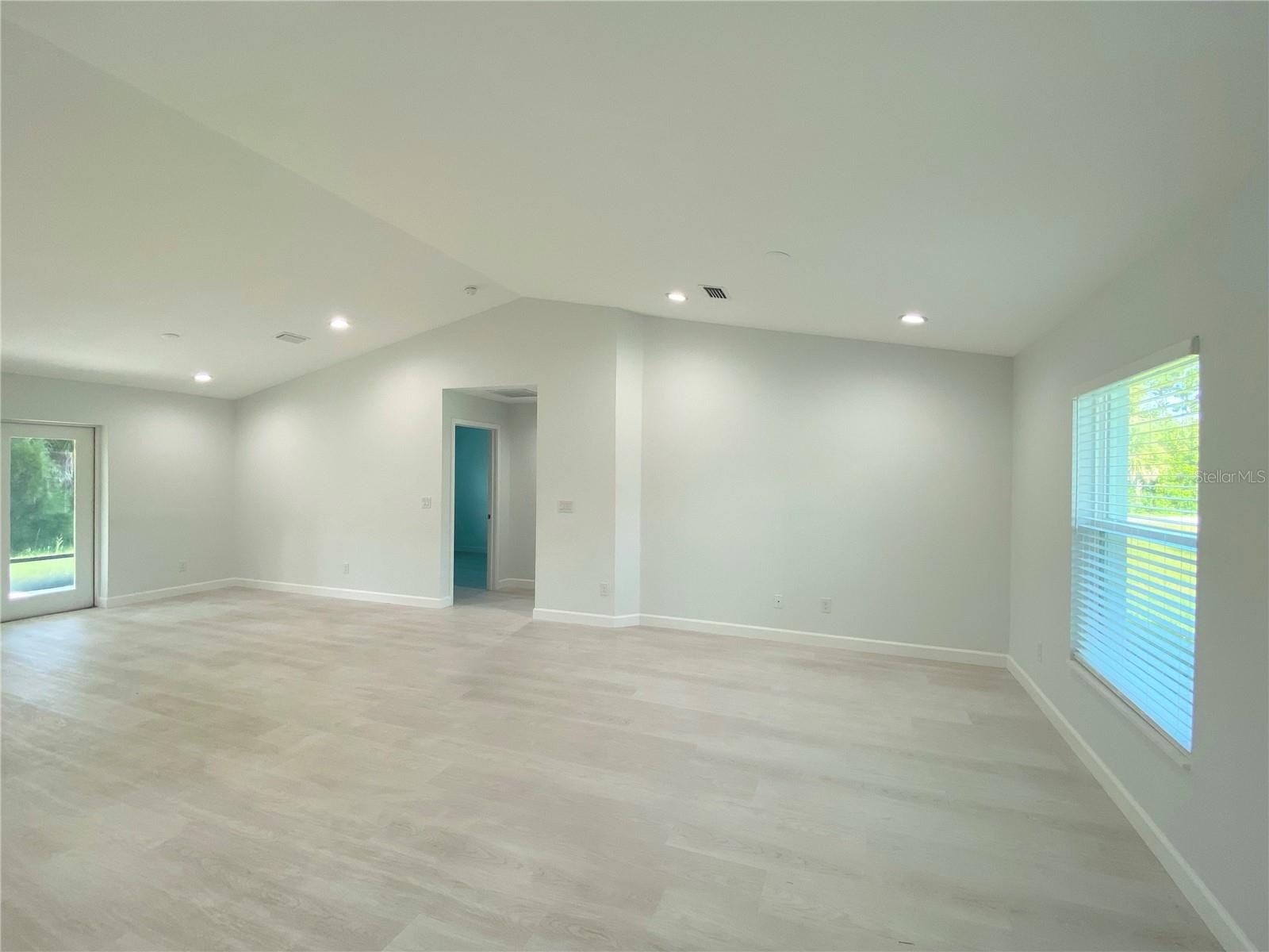 Image 8 of 19 For 12390 Talavera Street